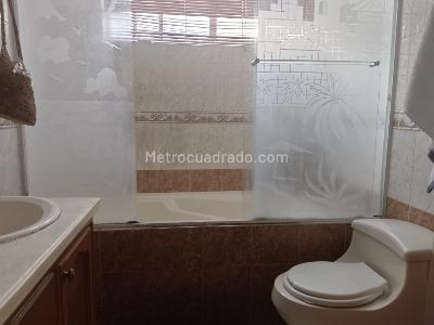 Casa de 4 alcobas en venta en La Riviera, Floridablanca, 144 m² · foto 5 de 11