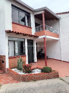 Casa de 3 alcobas en venta en Fontana, Bucaramanga, 102 m² · foto 2 de 16