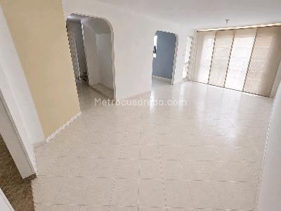 Apartamento de 3 alcobas en venta en Altos De Cañaveral V, Floridablanca, 160 m² · foto 2 de 20