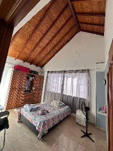 Casa de 5 alcobas en venta en Floridablanca, Floridablanca, 246 m² · foto 5 de 16