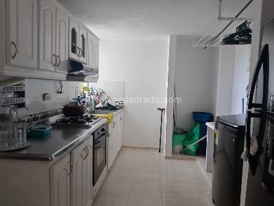 Apartamento de 3 alcobas en venta en Cañaveral, Floridablanca, 92 m² · foto 2 de 13