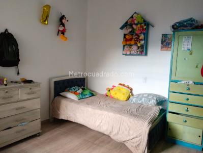 Casa de 5 alcobas en venta en San Miguel, Bucaramanga, 232 m² · foto 7 de 14
