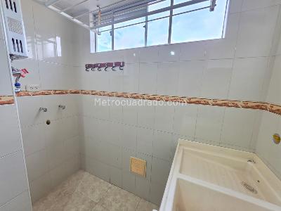 Apartamento de 3 alcobas en venta en Caldas, Floridablanca, 65 m² · foto 4 de 11