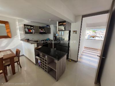 Apartamento de 3 alcobas en venta en Versalles, Floridablanca, 86 m² · foto 2 de 17