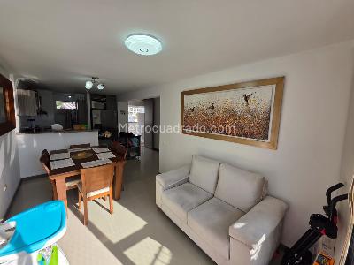 Apartamento de 3 alcobas en venta en Versalles, Floridablanca, 86 m² · foto 5 de 17