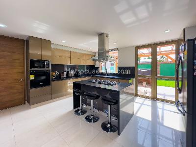 Casa de 4 alcobas en venta en San Jose De Bavaria, Bogotá, 265 m² · foto 8 de 20