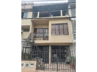 Casa de 5 alcobas en venta en Ciudad Cordoba, Cali, 190 m² · foto 3 de 20