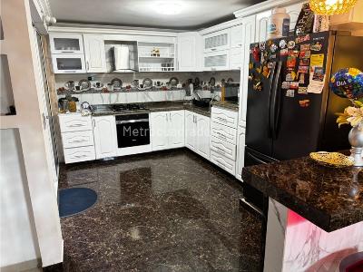 Casa de 5 alcobas en venta en Ciudad 2000, Cali, 360 m² · foto 5 de 16