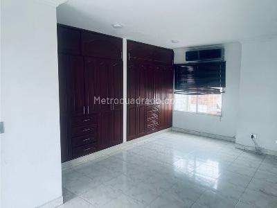 Casa de 5 alcobas en venta en Ciudad 2000, Cali, 360 m² · foto 9 de 16
