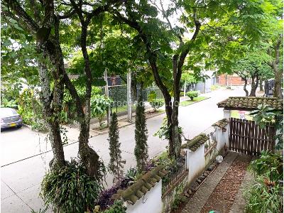 Casa de 5 alcobas en venta en Prados Del Norte, Cali, 293 m² · foto 19 de 20