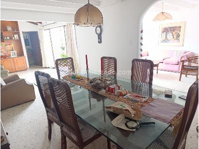 Casa de 3 alcobas en venta en La Merced, Cali, 250 m² · foto 2 de 20