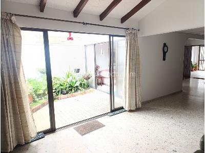 Casa de 3 alcobas en venta en La Merced, Cali, 250 m² · foto 8 de 20
