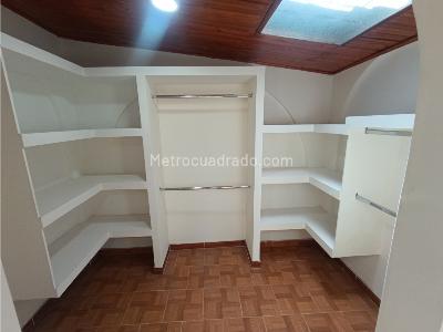 Casa de 5 alcobas en venta en Prados Del Norte, Cali, 300 m² · foto 10 de 18