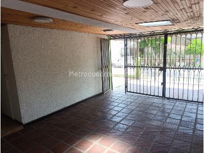 Casa de 5 alcobas en venta en Prados Del Norte, Cali, 300 m² · foto 17 de 18