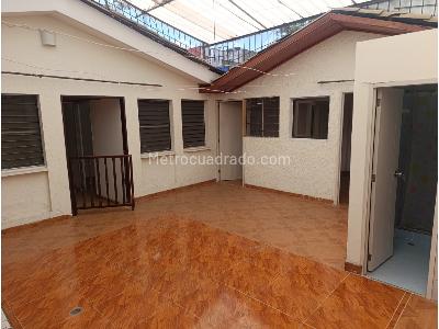 Casa de 5 alcobas en venta en Prados Del Norte, Cali, 300 m² · foto 3 de 18