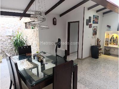 Casa de 5 alcobas en venta en Prados Del Norte, Cali, 264 m² · foto 2 de 20