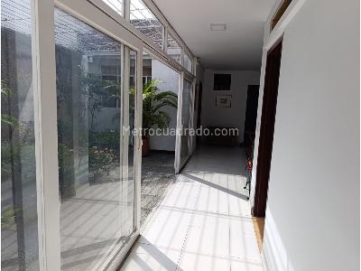 Casa de 5 alcobas en venta en Prados Del Norte, Cali, 302 m² · foto 5 de 20