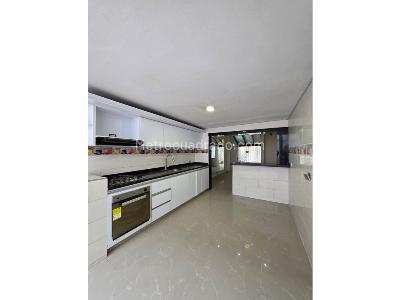 Casa de 4 alcobas en venta en Vipasa, Cali, 252 m² · foto 4 de 20