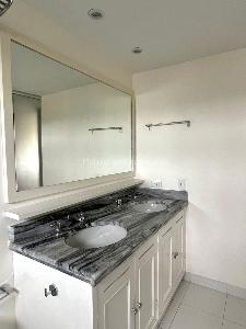 Apartamento de 3 alcobas en venta en La Carolina, Bogotá, 183 m² · foto 8 de 17