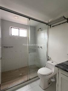 Apartamento de 3 alcobas en venta en La Carolina, Bogotá, 183 m² · foto 9 de 17