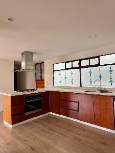 Apartamento de 3 alcobas en venta en La Carolina, Bogotá, 183 m² · foto 3 de 17