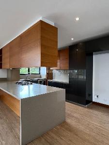 Apartamento de 3 alcobas en venta en Santa Barbara Alta, Bogotá, 287 m² · foto 4 de 20
