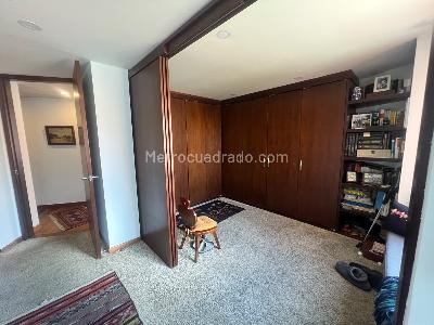 Apartamento de 2 alcobas en venta en Los Rosales, Bogotá, 155 m² · foto 11 de 18