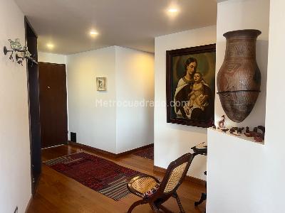 Apartamento de 2 alcobas en venta en Los Rosales, Bogotá, 155 m² · foto 8 de 18