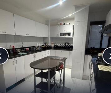 Apartamento de 3 alcobas en venta en Chico Navarra, Bogotá, 235 m² · foto 7 de 12