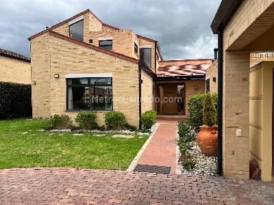 Casa de 3 alcobas en venta en Chunugua, Cajicá, 370 m² · foto 2 de 20
