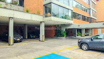Apartamento de 3 alcobas en venta en El Refugio, Bogotá, 303 m² · foto 13 de 17