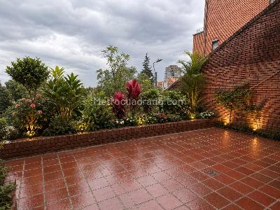 Apartamento de 3 alcobas en venta en El Refugio, Bogotá, 303 m² · foto 8 de 17