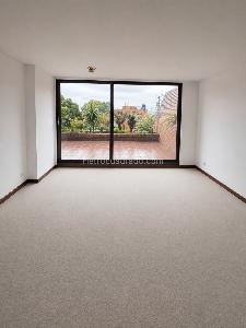 Apartamento de 3 alcobas en venta en El Refugio, Bogotá, 303 m² · foto 4 de 17