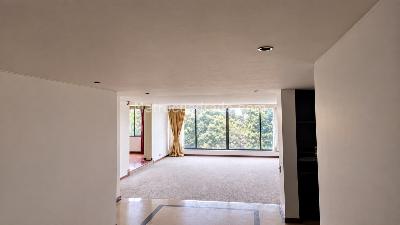 Apartamento de 3 alcobas en venta en El Refugio, Bogotá, 303 m² · foto 3 de 17