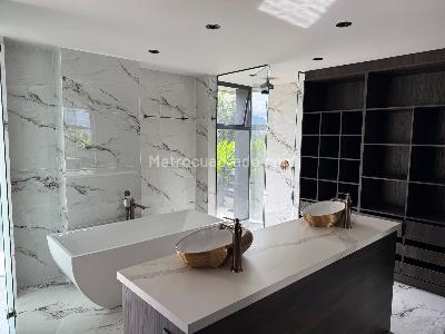 Apartamento en venta en Loma Del Esmeraldal, Envigado · foto 2 de 10