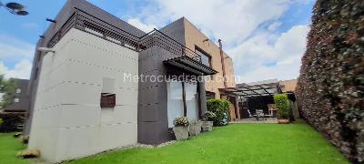 Casa de 3 alcobas en venta en Cajicá, 240 m² · foto 1 de 20