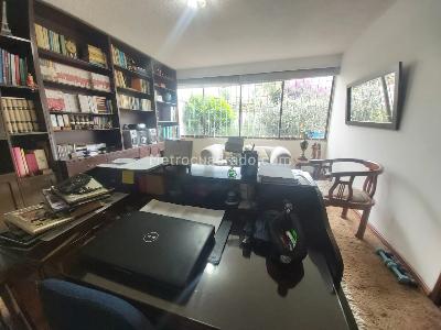 Casa de 5 alcobas en venta en Niza Antigua, Bogotá, 338 m² · foto 6 de 20