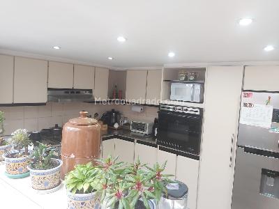 Casa de 5 alcobas en venta en Niza Antigua, Bogotá, 338 m² · foto 8 de 20