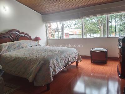 Casa de 5 alcobas en venta en Niza Antigua, Bogotá, 338 m² · foto 15 de 20
