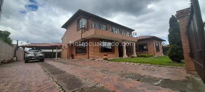 Casa de 4 alcobas en venta en Chía, 400 m² · foto 3 de 18