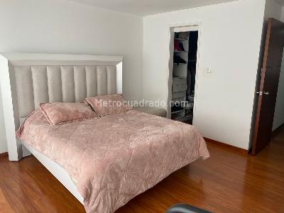 Apartamento de 2 alcobas en venta en Chico, Bogotá, 69 m² · foto 10 de 20