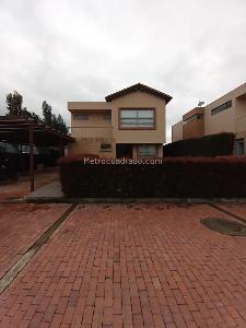 Casa de 3 alcobas en arriendo en Cajicá, 205 m² · foto 2 de 17