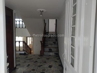 Casa de 4 alcobas en venta en Normandia, Bogotá, 200 m² · foto 6 de 20