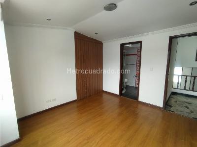 Casa de 4 alcobas en venta en Normandia, Bogotá, 200 m² · foto 9 de 20