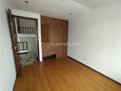 Casa de 4 alcobas en venta en Normandia, Bogotá, 200 m² · foto 13 de 20