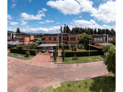 Casa en venta en Guaymaral, Bogotá · foto 3 de 20