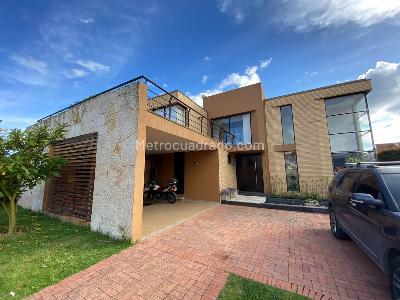 Casa de 3 alcobas en venta en Cajica, Cajicá, 350 m² · foto 1 de 20
