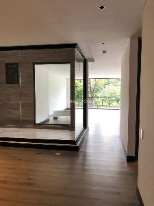 Apartamento de 3 alcobas en venta en El Virrey, Bogotá, 206 m² · foto 2 de 10