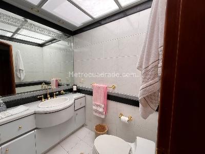 Casa de 4 alcobas en venta en Cerros De Suba, Bogotá, 974 m² · foto 12 de 20