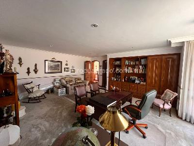 Casa de 4 alcobas en venta en Cerros De Suba, Bogotá, 974 m² · foto 14 de 20